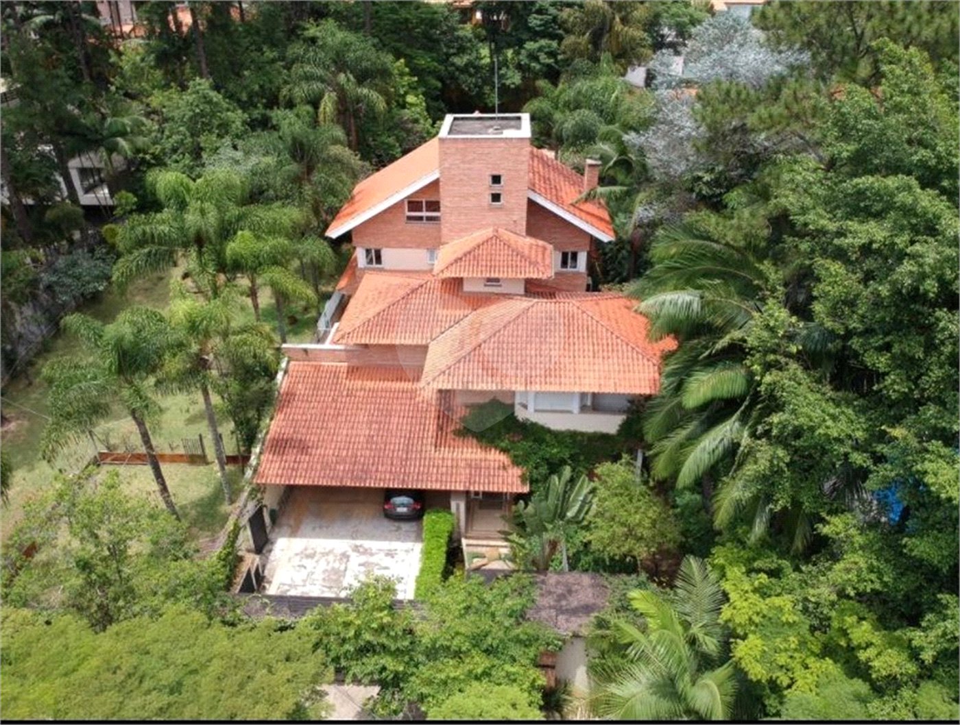 Sobrado à venda com 4 suítes em Jardim Cordeiro, São Paulo, SP
