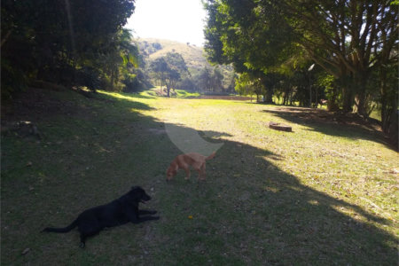 Sítio à venda com 4 quartos, sendo 1 suíte,  em Cruz das Almas, Biritiba-mirim, SP