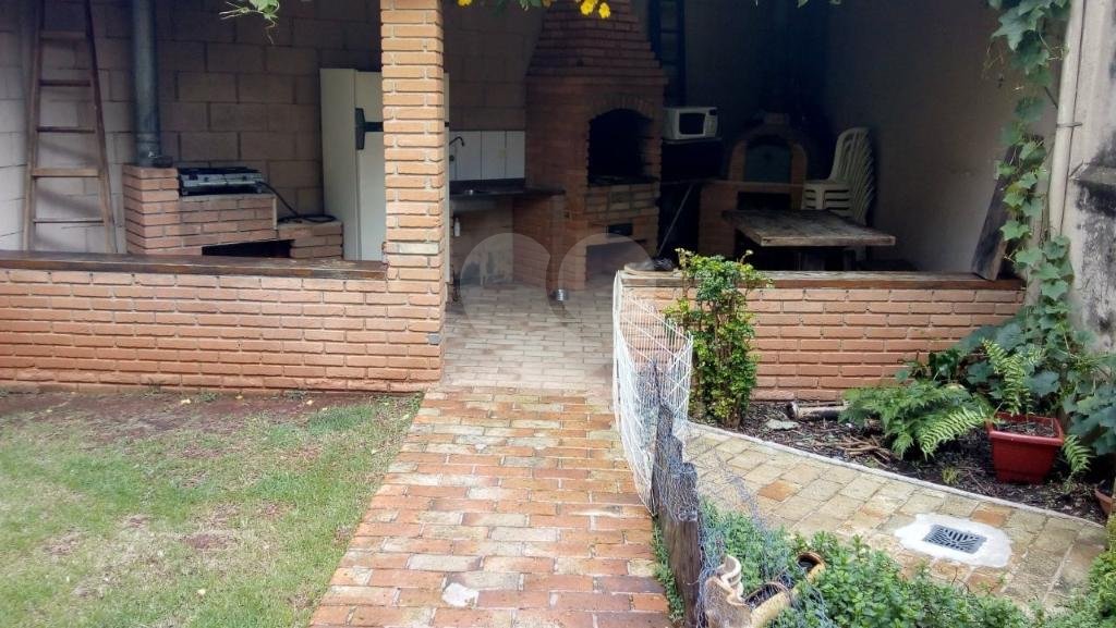 Sobrado à venda com 5 quartos, sendo 1 suíte, em Lapa de Baixo, São Paulo, SP