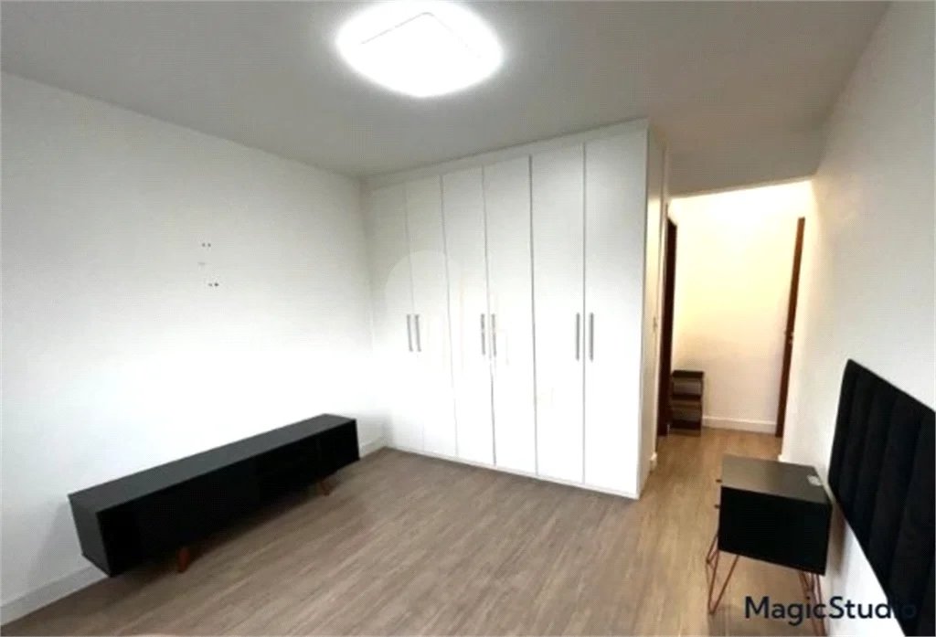 Apartamento com 138m², 3 dormitórios, sendo 3 suítes, 2 vagas de garagem, à venda na Vila Valparaiso em Santo André.