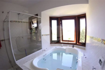 Casa à venda com 4 quartos, sendo 3 suítes, no condomínio Parque dos Manacas, Jundiaí - SP