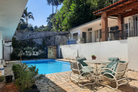 Casa à venda com 4 quartos, sendo 3 suítes,  em Jardim Marajoara, São Paulo, SP
