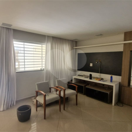Sobrado à venda com 3 quartos, sendo 1 suíte, em Vila Libanesa, São Paulo, SP