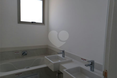 Apartamento à venda com 4 suítes em Real Parque, São Paulo, SP