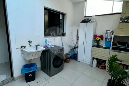 Sobrado à venda com 2 suítes, em Jardim Santa Helena, Poá, SP
