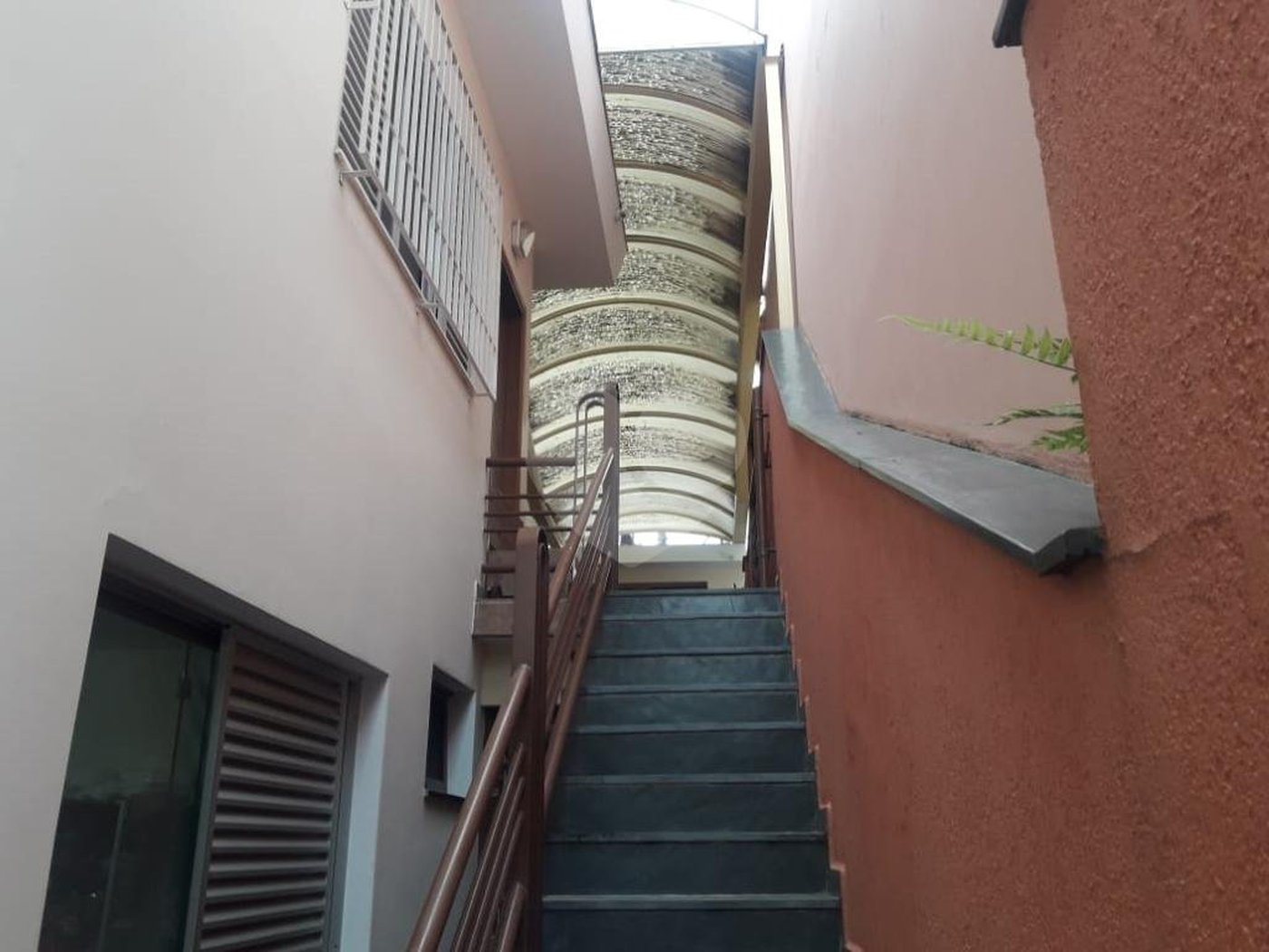 Sobrado à venda com 6 quartos, sendo 2 suítes, em Horto Florestal, São Paulo, SP