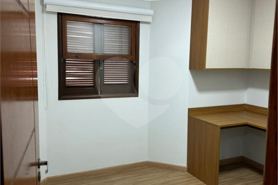 Casa à venda com 3 quartos, sendo 1 suíte, no condomínio Residencial Morada do Horto, São Paulo - SP