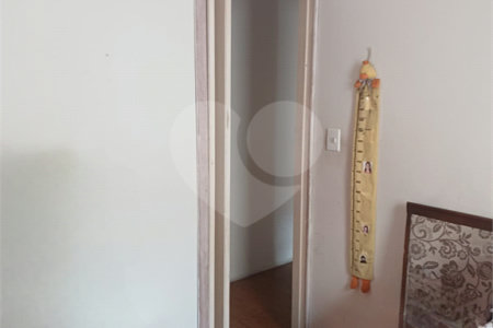 Casa à venda com 3 quartos, sendo 1 suíte,  no condomínio Altos de Poa, Poá - SP