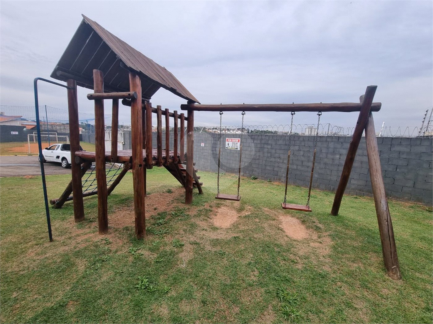 Casa à venda com 3 quartos, sendo 1 suíte,  no condomínio Bella Vista, Sorocaba - SP