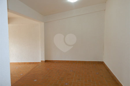 Casa à venda com 3 quartos, sendo 1 suíte, no condomínio Alpes de Vinhedo, Vinhedo - SP