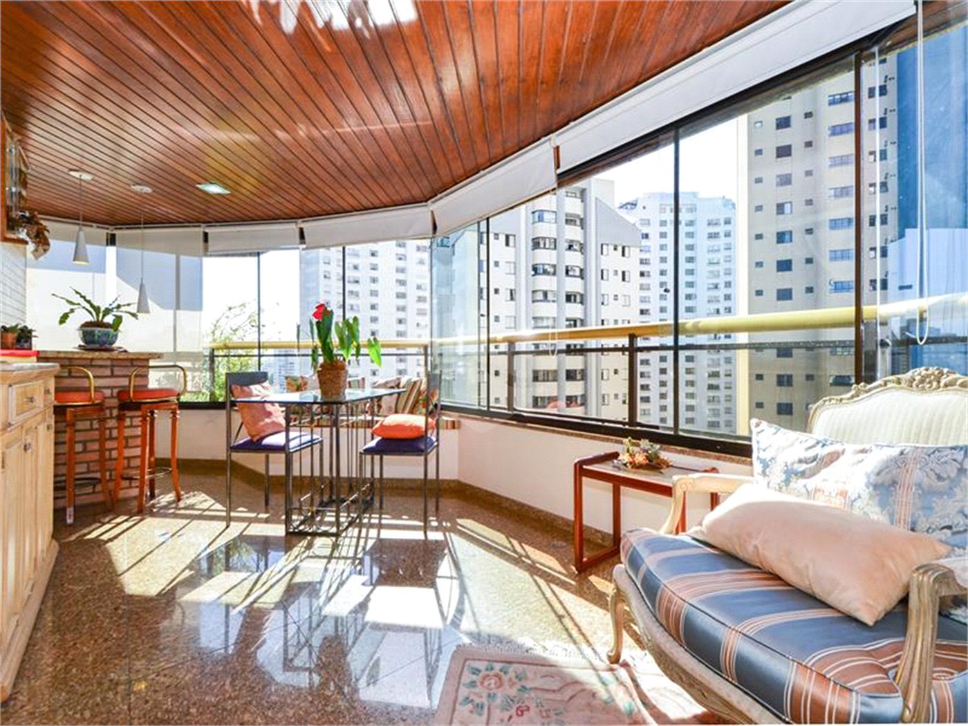 Apartamento à venda com 3 suítes em Vila Suzana, São Paulo, SP