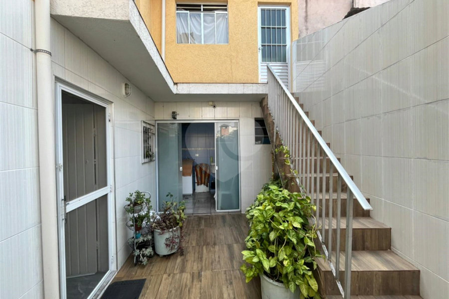 Sobrado à venda com 2 quartos, sendo 1 suíte, em Vila Nova Mazzei, São Paulo, SP