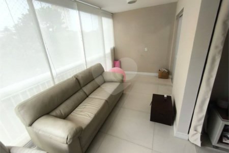 Apartamento à venda com 3 quartos, sendo 1 suíte,  em Jardim Vazani, São Paulo, SP