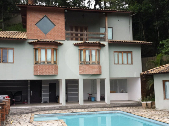 Casa à venda com 3 suítes no condomínio Alpes da Cantareira, Mairiporã - SP