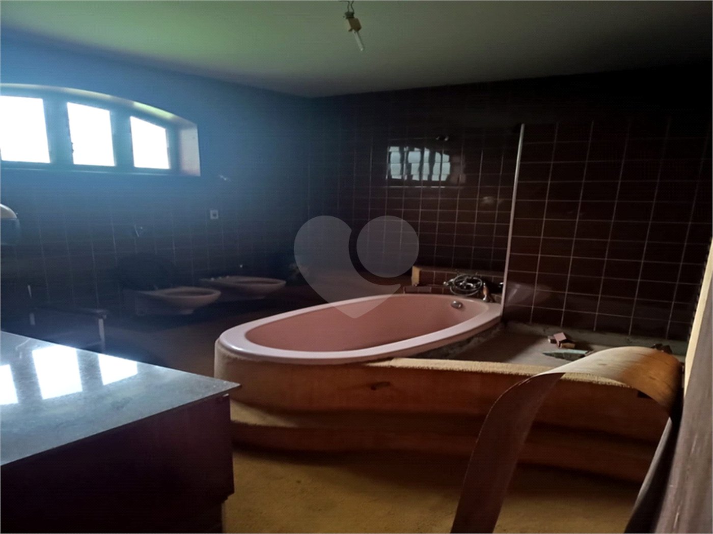 Casa à venda com 4 quartos, sendo 2 suítes, no condomínio Associação Reserva das Hortênsias, Mairiporã - SP