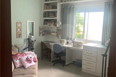 Casa à venda com 5 quartos, sendo 3 suítes, no condomínio Zuleika Jabour, Salto - SP