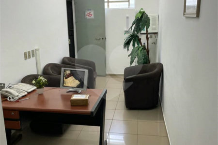 Casa à venda ou para alugar com 8 quartos em Chácara Santo Antônio, São Paulo, SP