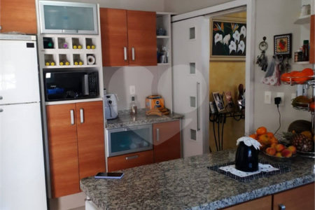 Sobrado à venda com 3 quartos, sendo 1 suíte, em Parque Santana, Mogi das Cruzes, SP