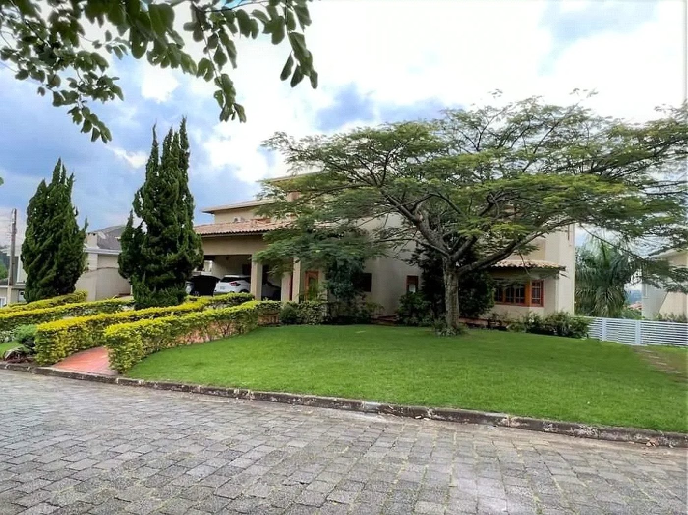 Casa à venda com 4 quartos, sendo 3 suítes, em Jardim Passárgada I, Cotia, SP