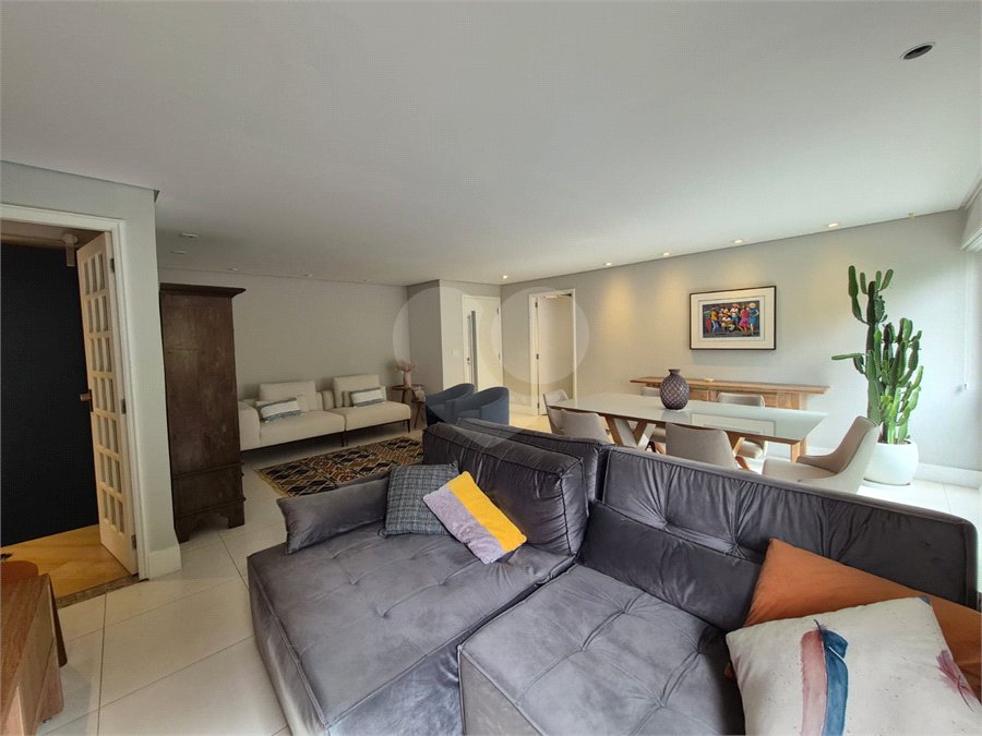 Apartamento à venda com 2 quartos, sendo 1 suíte, em Vila Andrade, São Paulo, SP
