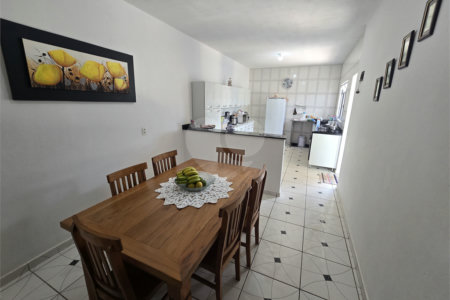 Casa à venda com 3 quartos em Vila Prado, Itapetininga, SP