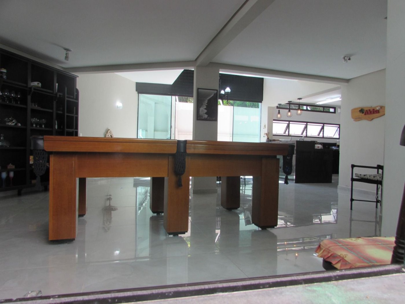 Casa de Alto Padrão com 5 Suítes e Lazer Completo– Guarujá