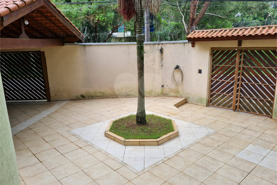 Sobrado à venda com 4 quartos, sendo 1 suíte,  em Jardim Leonor Mendes de Barros, São Paulo, SP