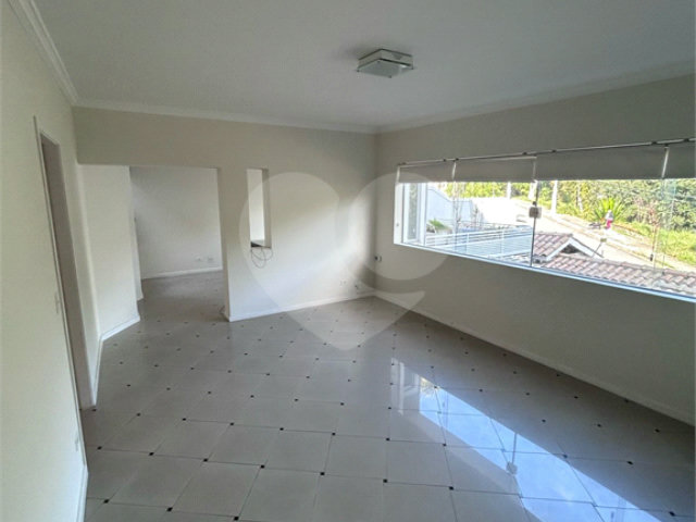 Sobrado à venda com 4 quartos, sendo 2 suítes,  em Tremembé, São Paulo, SP