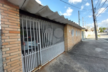 Casa à venda com 2 quartos, sendo 1 suíte, em Vila Barão, Sorocaba, SP