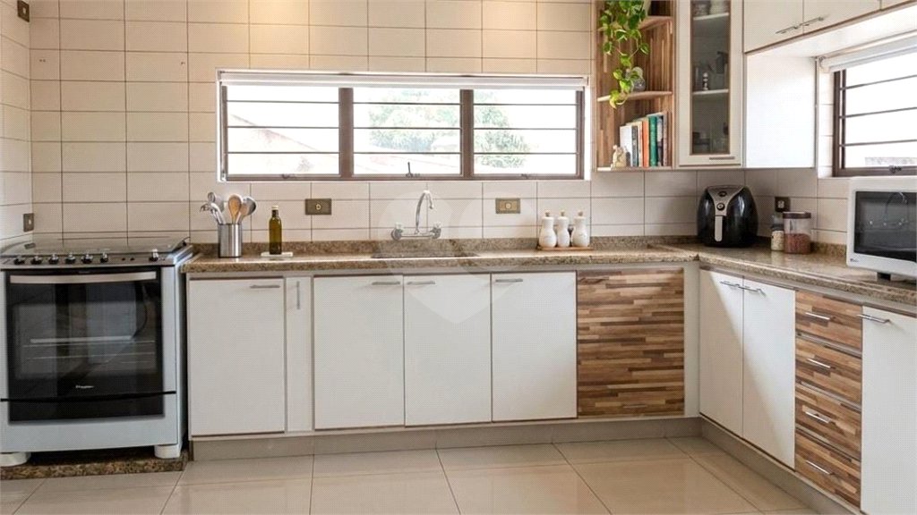 Casa à venda com 4 quartos, sendo 1 suíte, em Jardim Leocádia, Sorocaba, SP