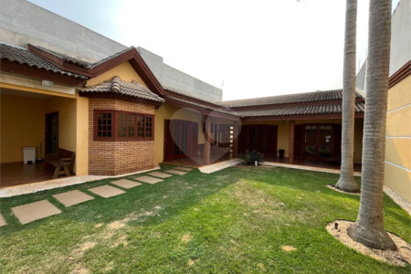 Casa à venda com 3 quartos, sendo 1 suíte, em Parque Atenas do Sul, Itapetininga, SP