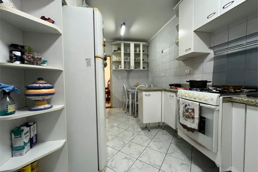 Sobrado à venda com 3 quartos, sendo 1 suíte, em Vila Irmãos Arnoni, São Paulo, SP