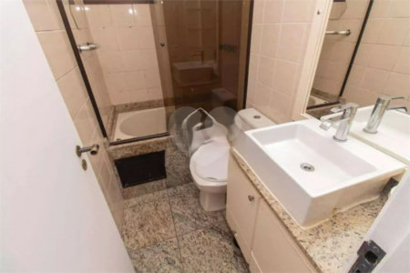 Cobertura à venda ou para alugar com 3 quartos, sendo 1 suíte,  em Vila Clementino, São Paulo, SP