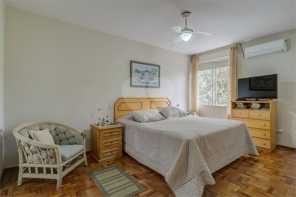 Casa à venda ou para alugar com 4 quartos, sendo 2 suítes, em Ibirapuera, São Paulo, SP