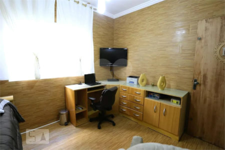 Sobrado à venda com 6 quartos, sendo 5 suítes, em Vila Paranaguá, São Paulo, SP