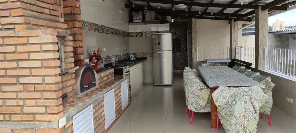 Sobrado à venda com 4 quartos, sendo 2 suítes, em Rio Pequeno, São Paulo, SP