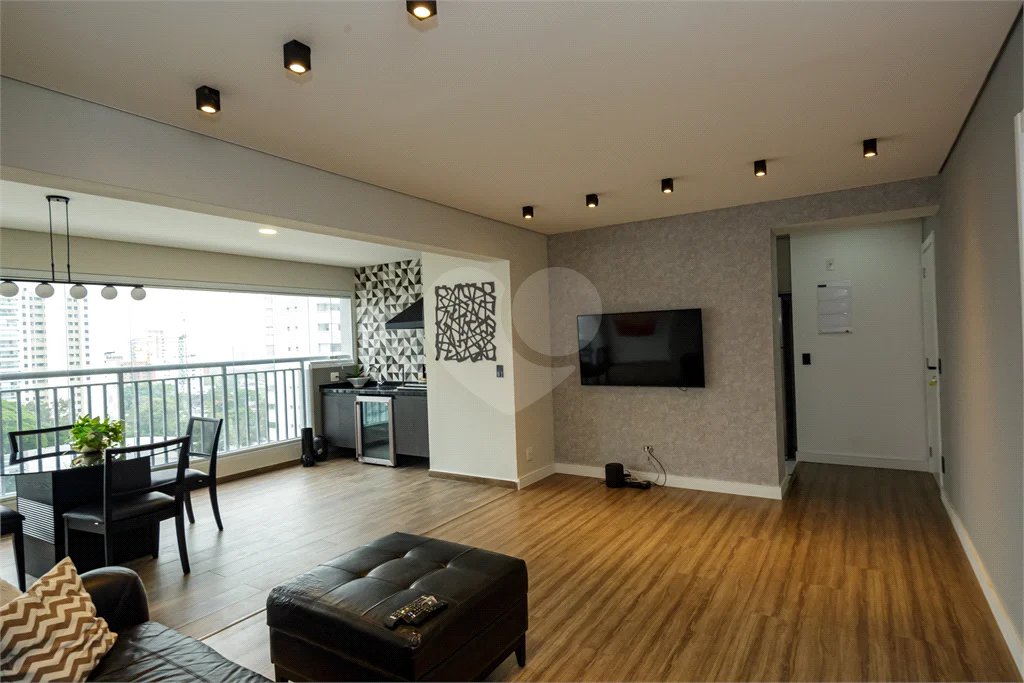 Apartamento para alugar com 3 suítes em Santo Amaro, São Paulo, SP
