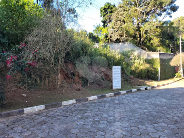 Terreno à venda no condomínio Champs Elysees Village, Mairiporã - SP