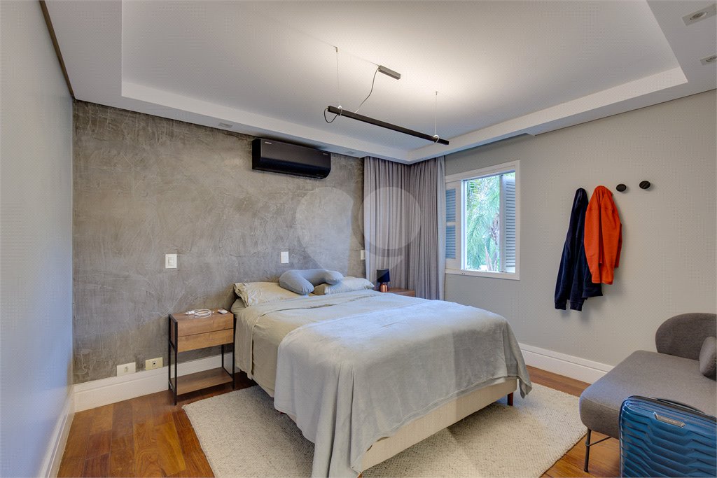 Casa Térrea à venda com 4 suítes em Jardim Marajoara, São Paulo, SP