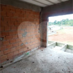 Terreno à venda com 3 quartos, sendo 1 suíte, no condomínio Lago dos Pássaros, Cotia - SP