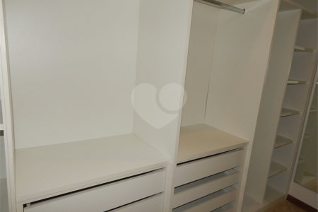 Casa à venda com 3 quartos, sendo 1 suíte, no condomínio Alpes de Vinhedo, Vinhedo - SP