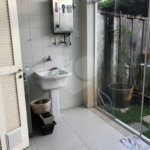 Casa à venda com 9 quartos, sendo 8 suítes, no condomínio Village Elisabete, Rio de Janeiro - RJ