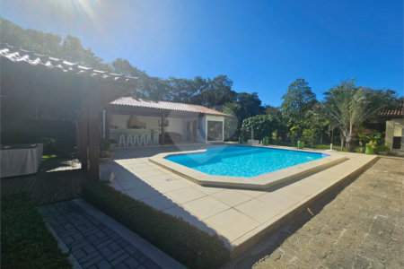 Casa em condomínio à venda com 4 quartos, sendo 1 suíte, em Caravelas, Armação dos Búzios, RJ