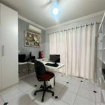 Casa à venda com 3 quartos, sendo 1 suíte, no condomínio Residencial Delle Stelle, Louveira - SP