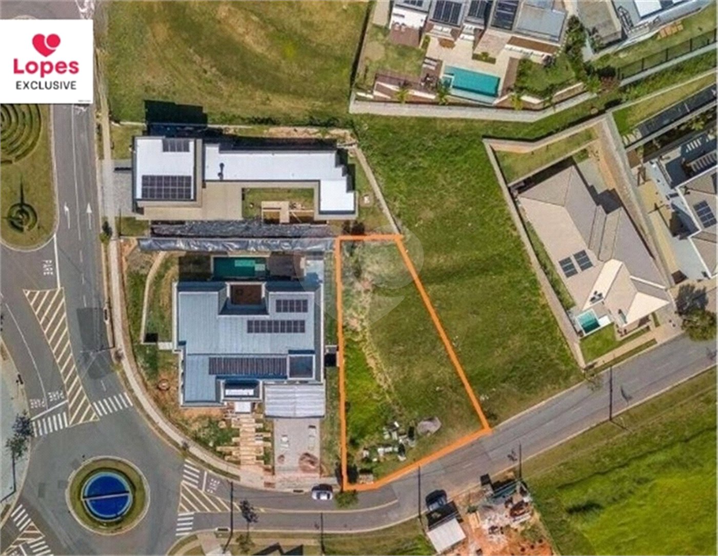 Terreno à venda com 1 suíte no condomínio Residencial Campo de Toscana, Vinhedo - SP