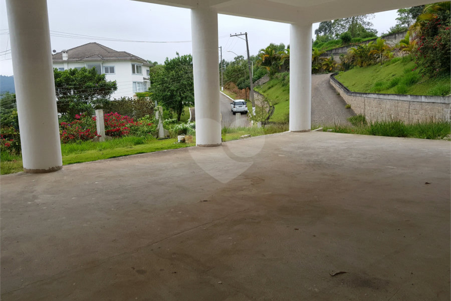 Casa à venda com 4 suítes no condomínio Suíça da Cantareira, Mairiporã - SP