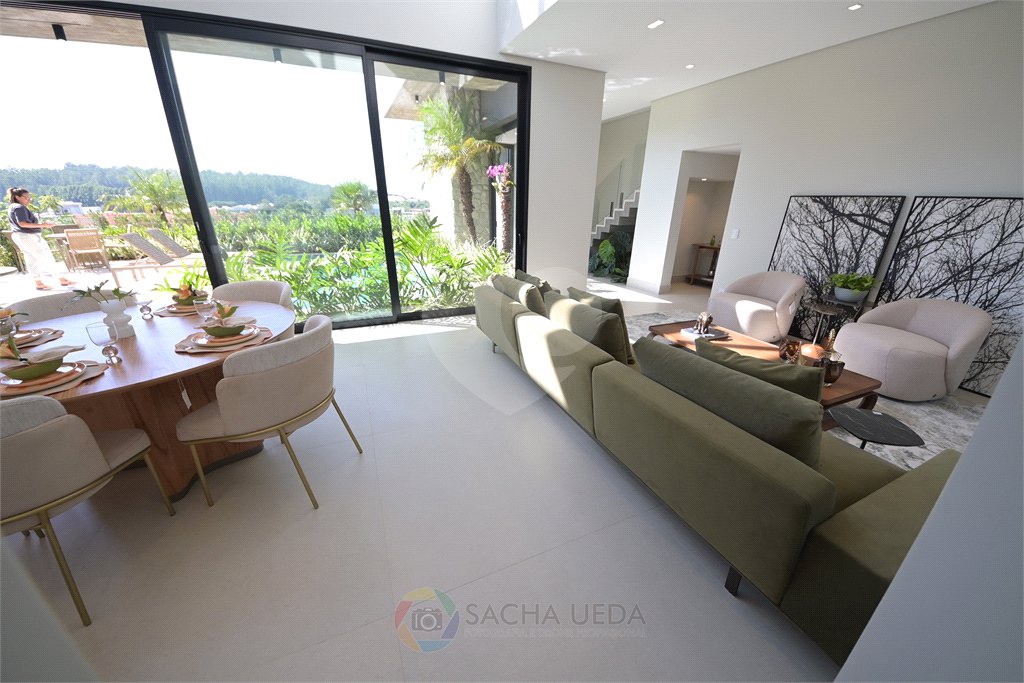 Casa à venda com 4 suítes no condomínio Villa dos Pinheiros, Indaiatuba - SP