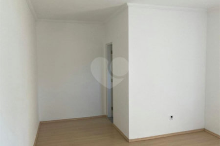 Sobrado à venda com 3 quartos, sendo 1 suíte, em Jardim Nathalie, Mogi das Cruzes, SP