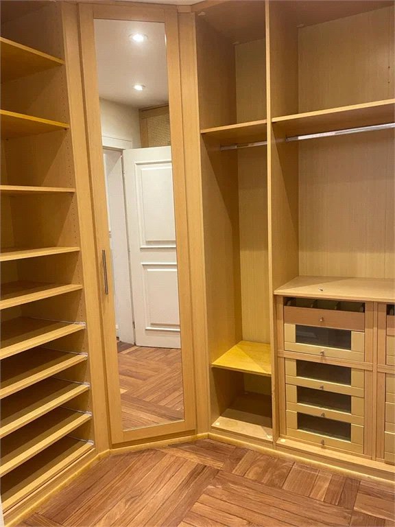 Apartamento à venda com 4 suítes em Vila Suzana, São Paulo, SP