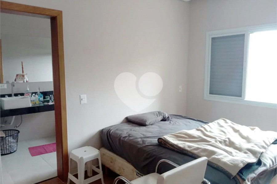 Casa à venda com 4 quartos, sendo 3 suítes, no condomínio Residencial Ecologico da Cantareira, Mairiporã - SP